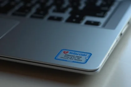 Jak sprawdzić model laptopa? Przewodnik krok po kroku